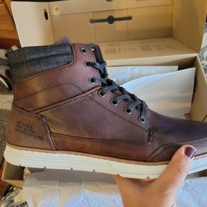 Men's size 12 Bullboxer sneaker boot